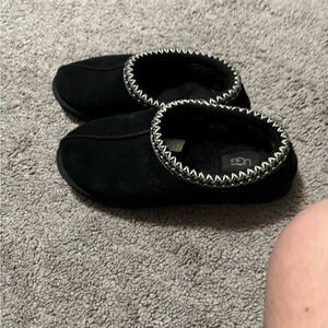 UGG Kids Slippers in Black with White Trim